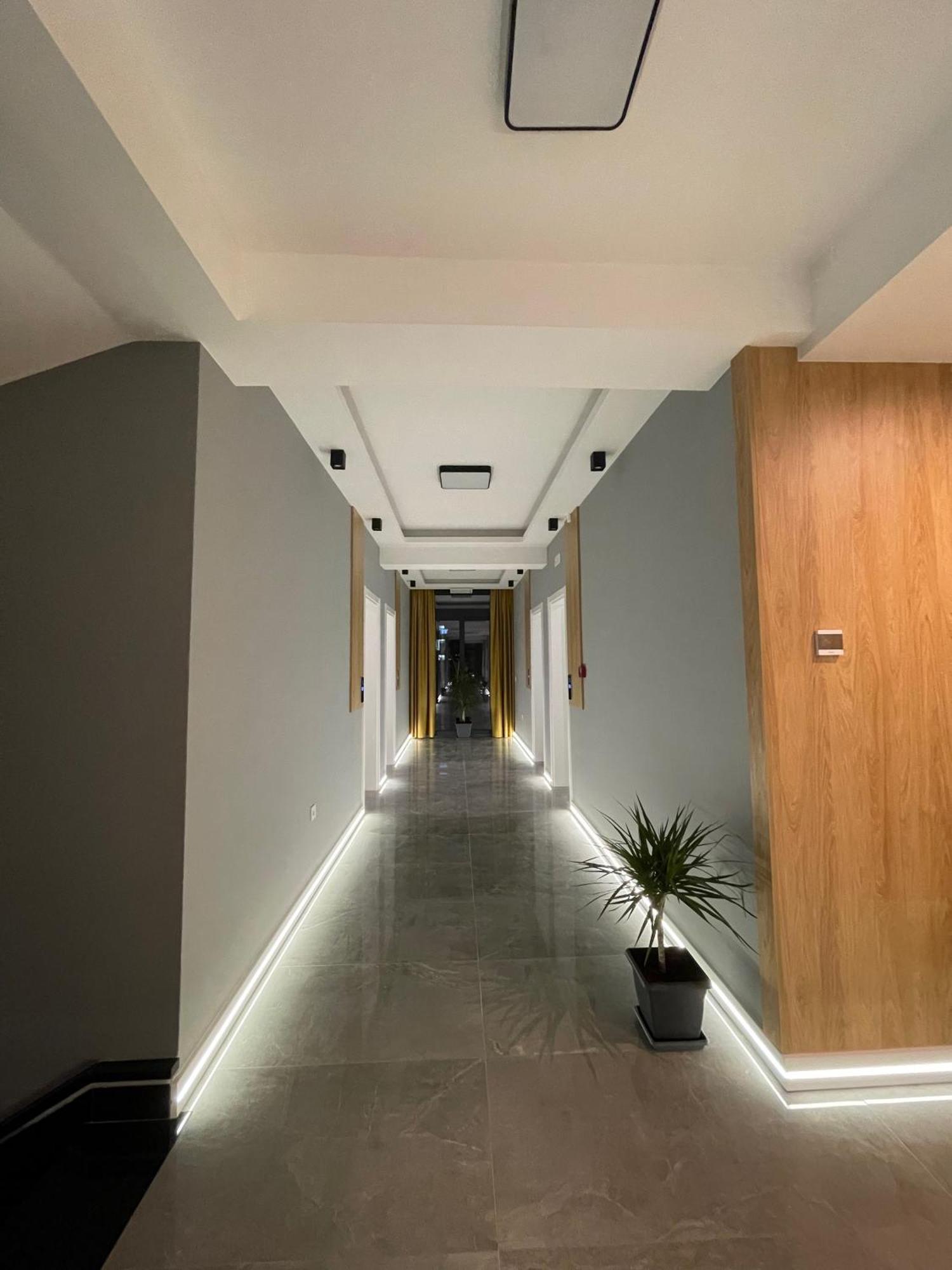 Hotel Maraj Ulcinj Kültér fotó