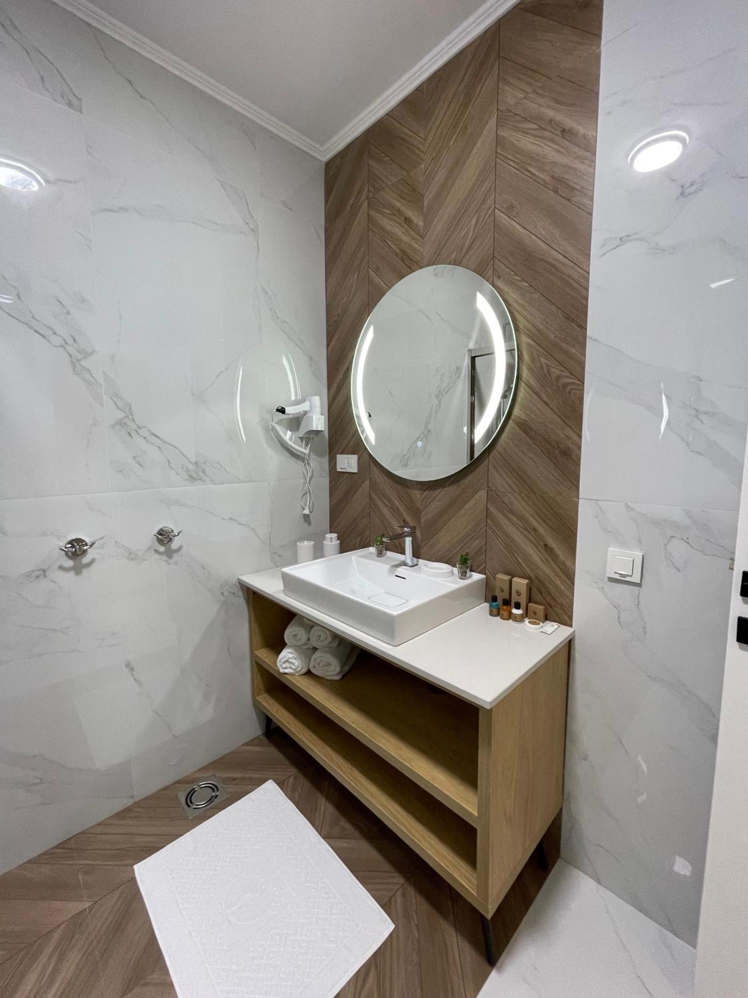 Hotel Maraj Ulcinj Kültér fotó